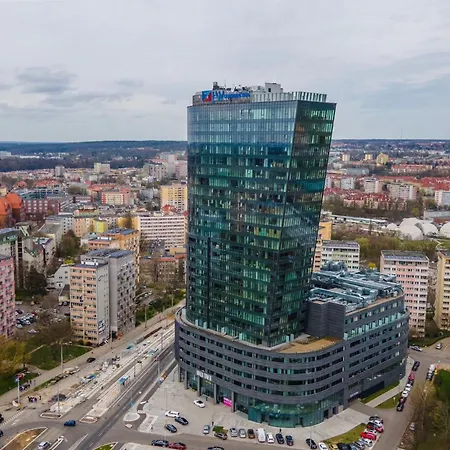 Апартаменты Hanza Tower Lux Sauna&pool