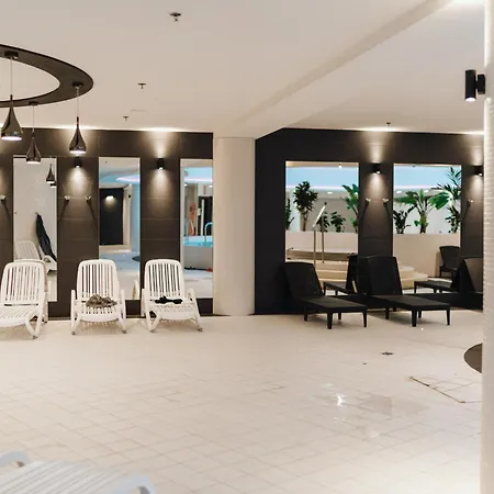 Апартаменты Hanza Tower Lux Sauna&pool